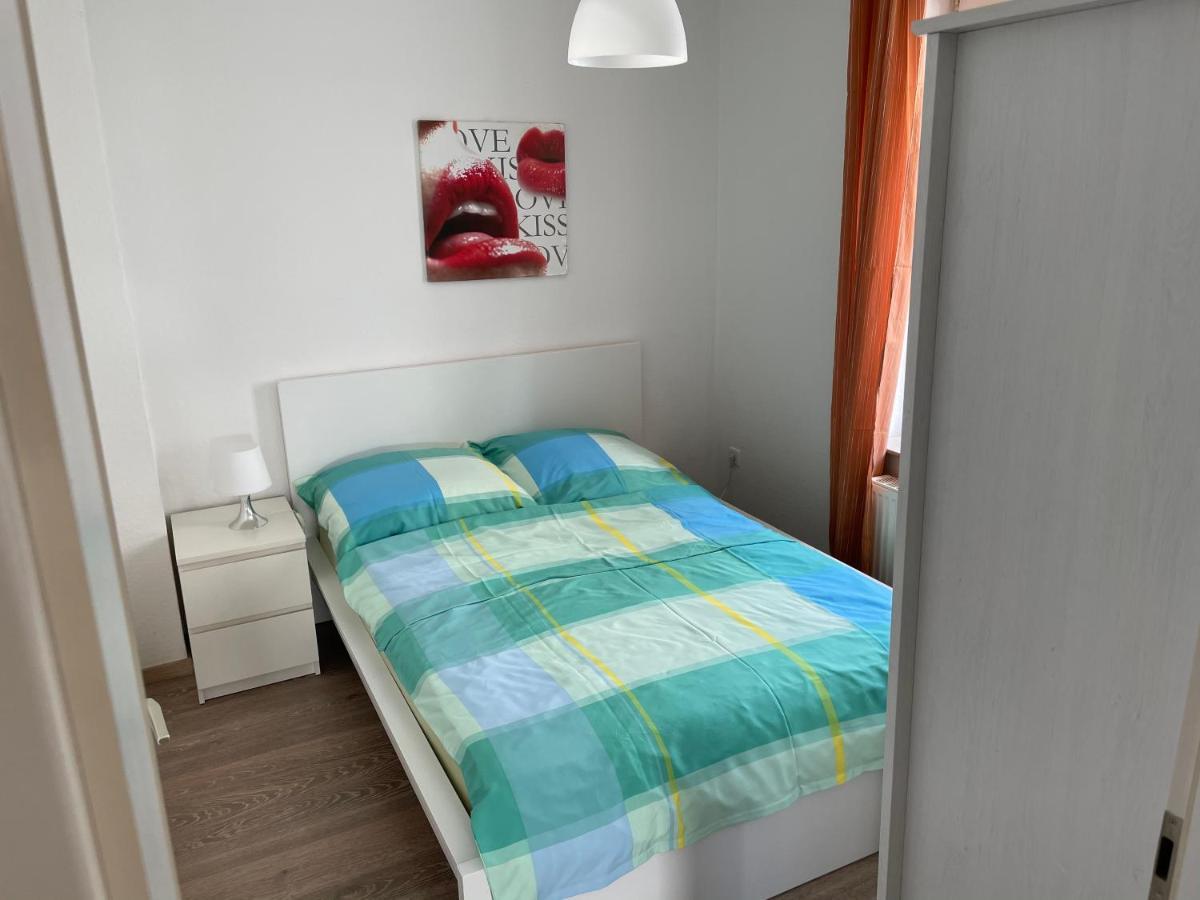Mit Freenettv, Wlan & Nespresso In Lage Von
